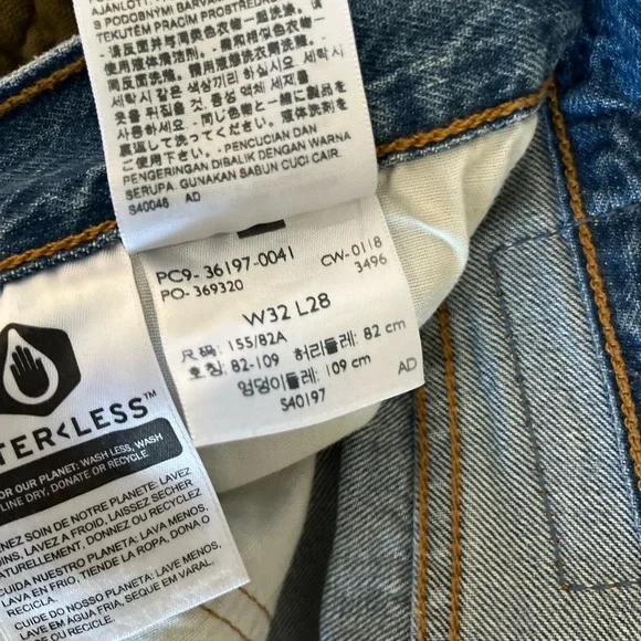 Levis 501s - Picture 6 of 6